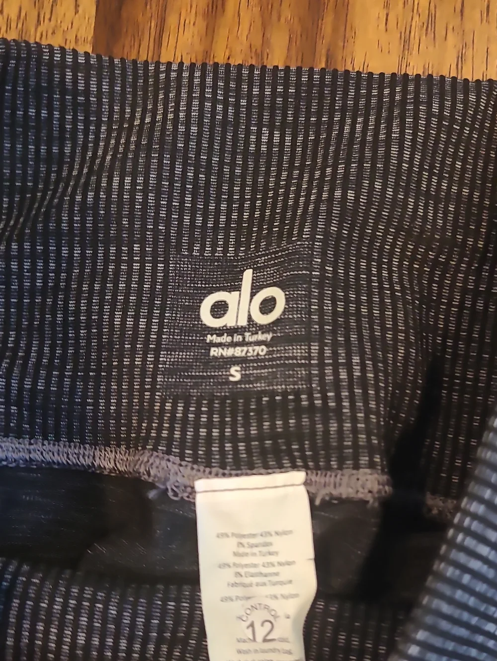 Alo yoga high waist Sheila leggings Size Small - $98 on site
